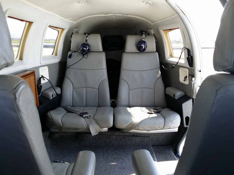 Druckkabine für 6 Personen, Air Condition, Leder Sitze und faltbarer Tisch
